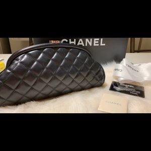 Chanel Quilted Lambskin Silver Hardware CLUTCH
